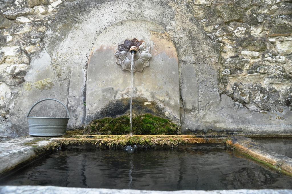 Le Mas De La Fontaine Bed & Breakfast Le Pegue Luaran gambar