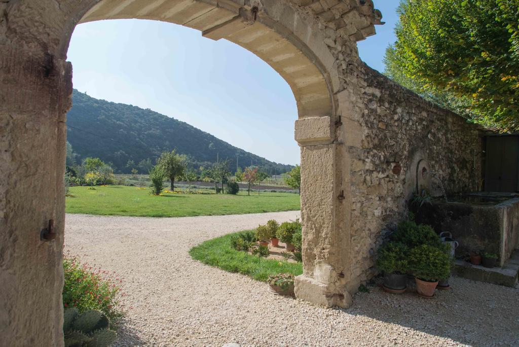 Le Mas De La Fontaine Bed & Breakfast Le Pegue Luaran gambar