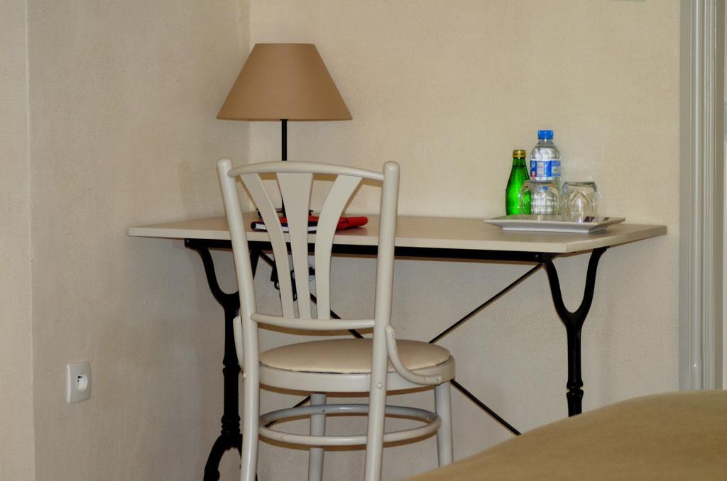 Le Mas De La Fontaine Bed & Breakfast Le Pegue Bilik gambar